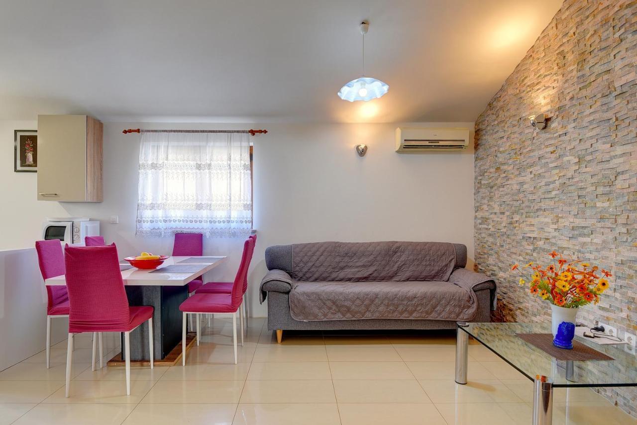 Holiday Home Jasminka Medulin Buitenkant foto
