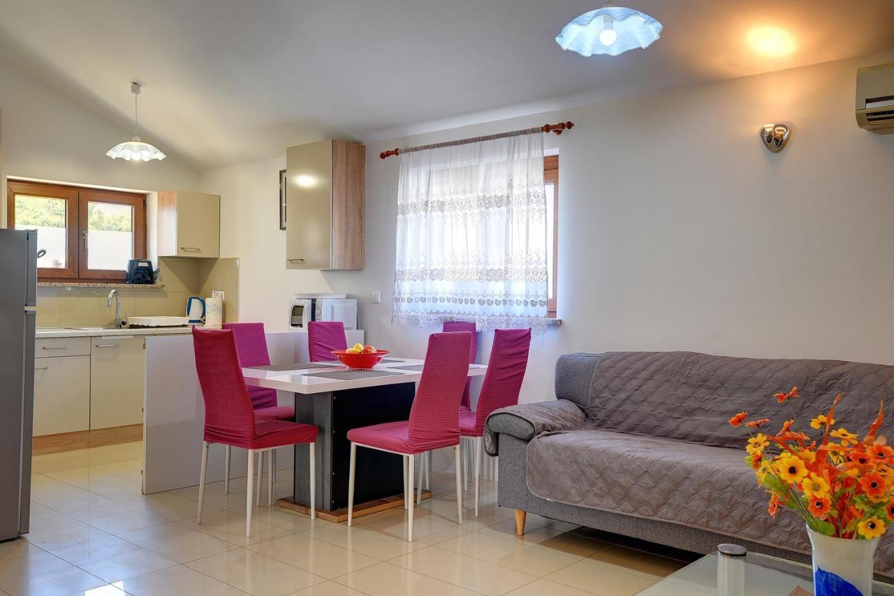 Holiday Home Jasminka Medulin Buitenkant foto